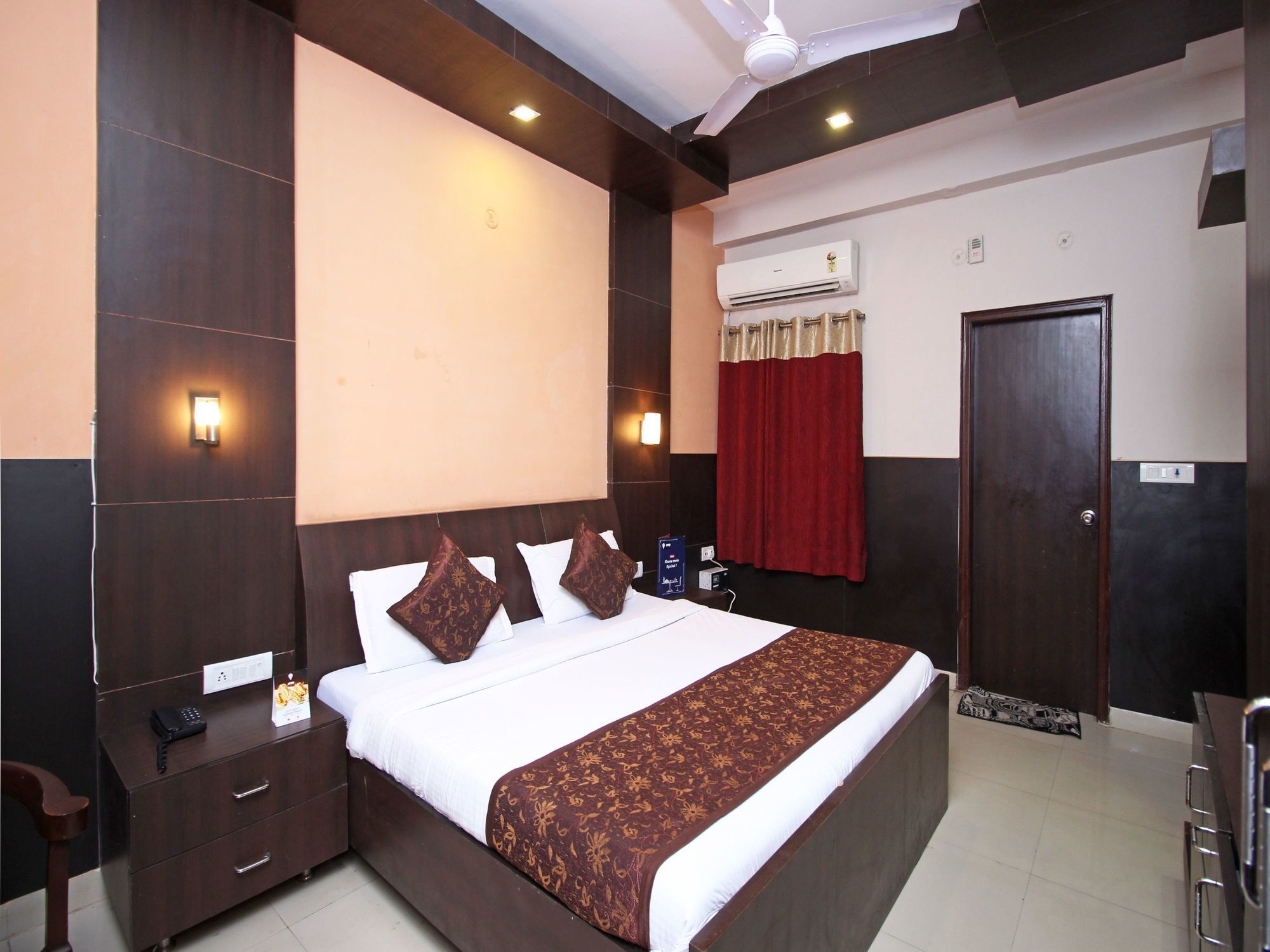 Oyo 576 Hotel Shree Kanta Residency グルガウン エクステリア 写真
