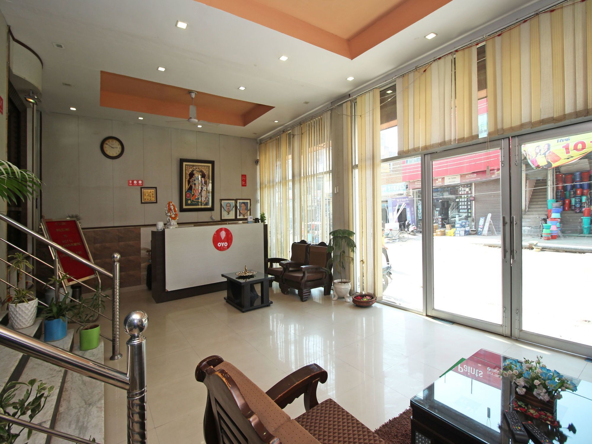 Oyo 576 Hotel Shree Kanta Residency グルガウン エクステリア 写真