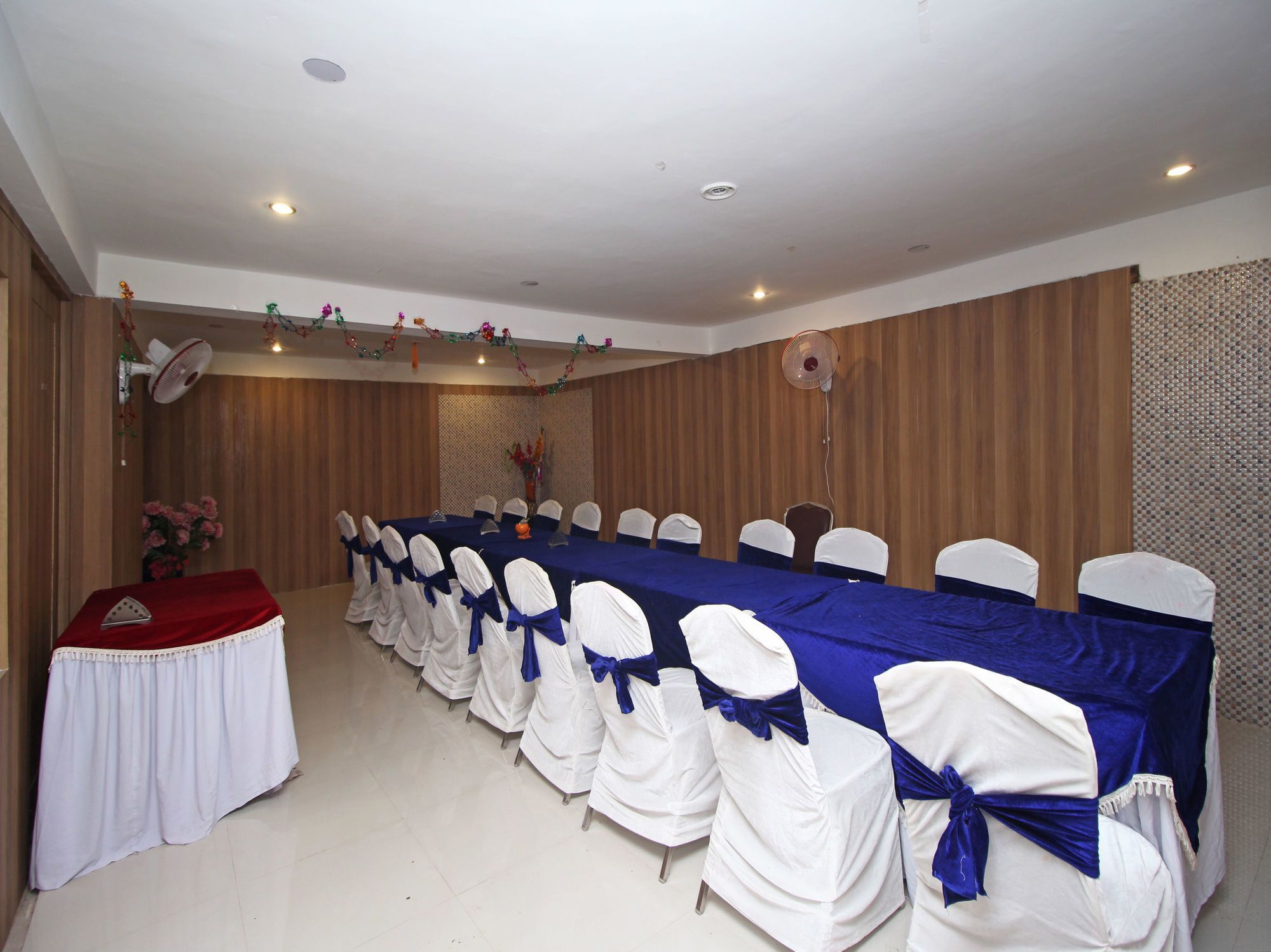 Oyo 576 Hotel Shree Kanta Residency グルガウン エクステリア 写真